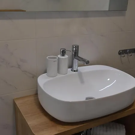 Nede 1 Podgora (Split-Dalmatia)