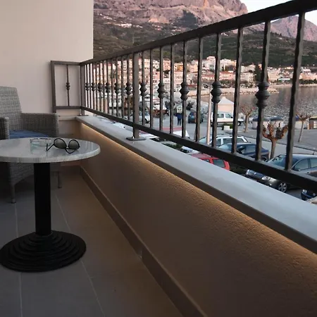 Appartement Nede 1 *